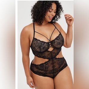 Torrid Strappy underwire bodysuit, lace